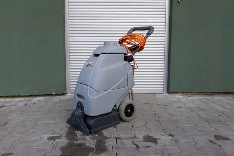 Kiliminių dangų valymo mašina NILFISK AX310