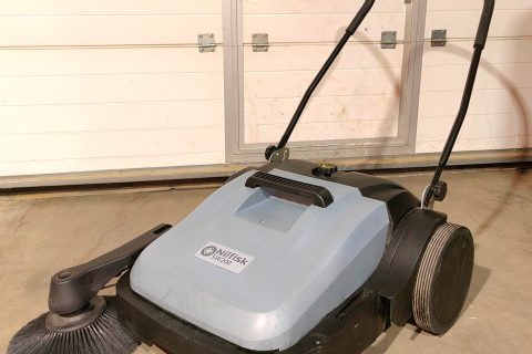 Rankinė / mechaninė šlavimo mašina NILFISK SW200