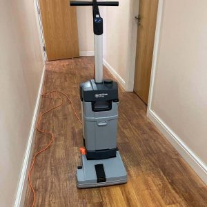 Naudota elektrinė/laidinė grindų plovimo mašina Nilfisk SC100 FULL PACKAGE